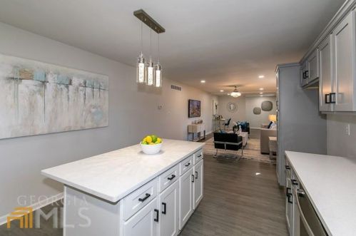 3007 Dogwood Dr, Atlanta GA  30344-3905 exterior