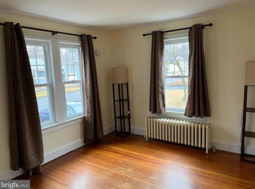 56 Mandl St, Trenton NJ  08619-3604 exterior