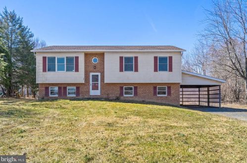 4024 Whiting Rd, Marshall, VA 20115-3342