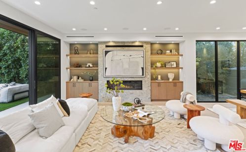 15754 Morrison St, Van Nuys CA  91436-1544 exterior