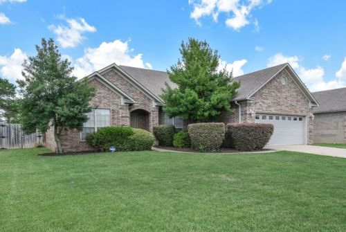 2670 Apple Blossom Ln, Conway, AR 72034-8490
