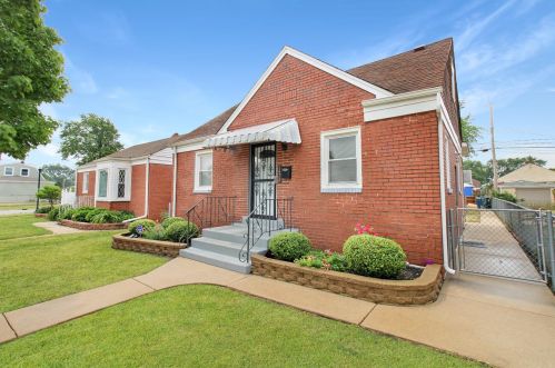 1472 Atlas St, Hammond, IN 46320-1401