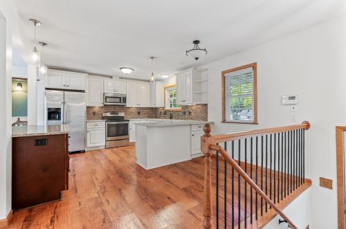 929 Duchess Ln, Saint Paul MN  55124-8915 exterior