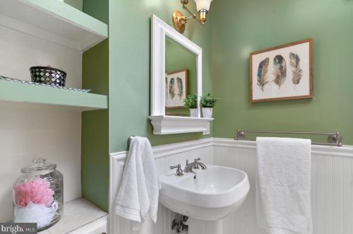 1023 Carson St, Silver Spring MD 20901-1814 exterior