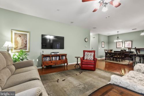 213 Timberlake Dr, Trenton NJ  08618-1457 exterior