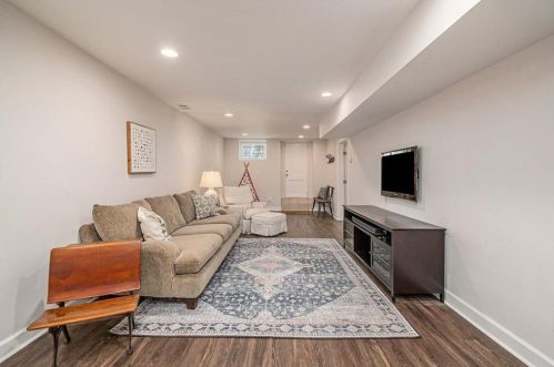 1755 Helen Dr, Atlanta GA  30306-3105 exterior