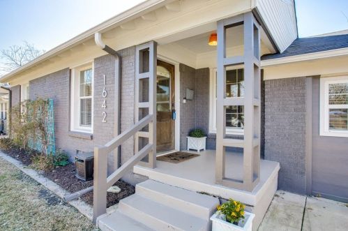 1642 Crest Ridge Dr, Dallas TX  75228-3201 exterior