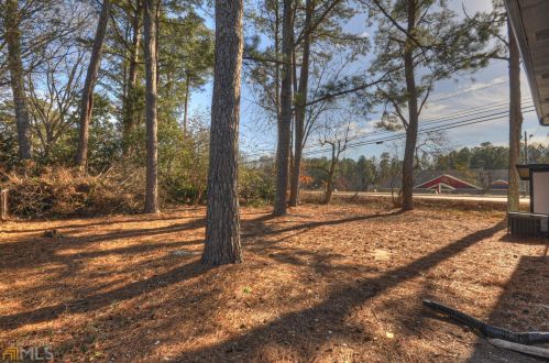 6140 Hillandale Dr, Atlanta GA  30349-4250 exterior