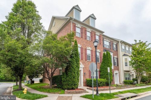 4886 Cavallo Way, Woodbridge, VA 22192-5439