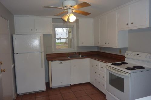 107 Keystone Dr, Warwick, RI 02889-8520
