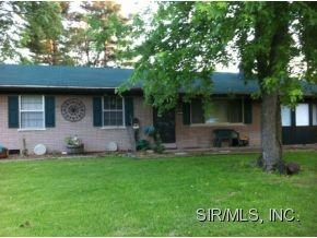 205 Aaron Dr, Belleville, IL 62220-3068
