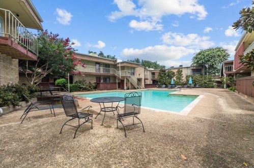 5924 Birchbrook Dr, Dallas TX  75206-4563 exterior