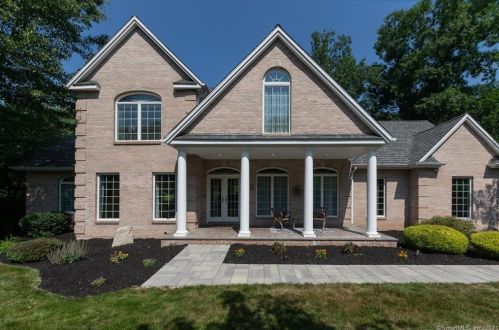 445 Rockwood Dr, Southington, CT 06489-4661