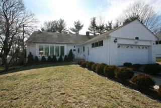 181 Haddenfield Rd, Clifton, NJ 07013-3942