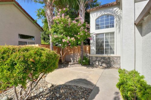 8861 Chadbury Pl, Elk Grove, CA 95758-6214