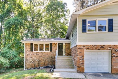 822 Corundum Ct, Stone Mountain, GA 30083-4904