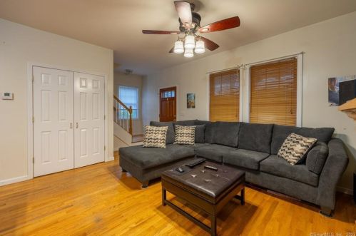 6 Mount Pleasant St, Derby CT  06418-2043 exterior
