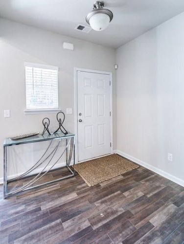 4942 Lower Elm St, Atlanta, GA 30349-1688