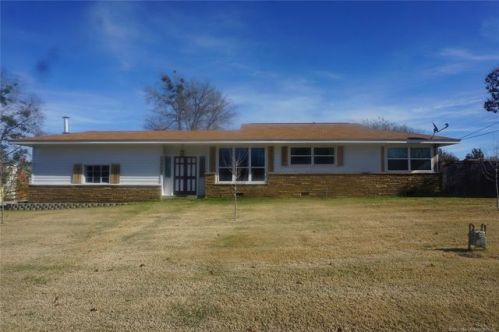 1504 Lake Rd, Henryetta, OK 74437-8252