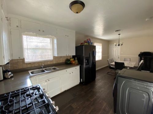 3720 Slade Blvd, Fort Worth TX  76116-6947 exterior