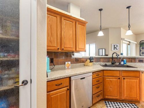 1117 Meadowmoor Dr, Pueblo CO  81007-2020 exterior