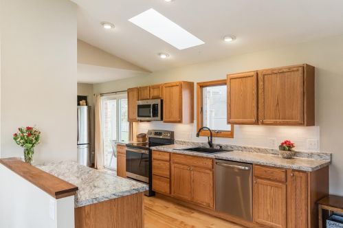 9146 Fidelis Dr, Cincinnati OH 45242-7431 exterior