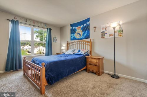 7 Copperwood Ln, Ephrata PA  17522-9186 exterior