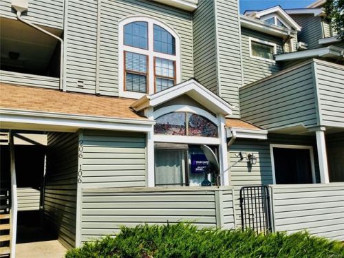 942 Walden St, Denver CO 80017-3459 exterior