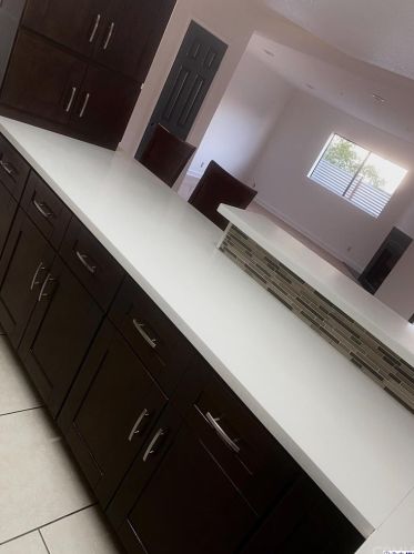 1035 Irving Ave, Glendale, CA 91201-3245