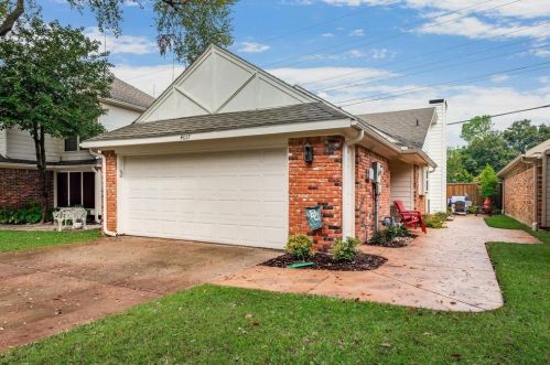 4017 Rive Ln, Addison TX  75001-3120 exterior