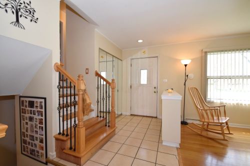 363 Cheryl Ln, Palatine, IL 60067-6807