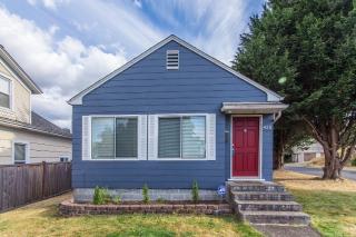 428 59th St, Tacoma, WA 98408-6439