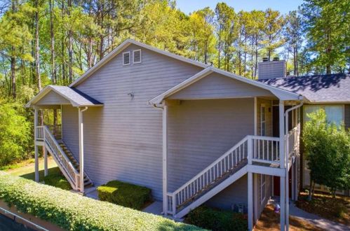 101 Country Park Dr, Smyrna GA  30080-8215 exterior