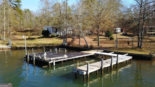 24 Hawthorne Ct, Mayfield, GA 31087-6538