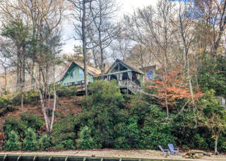 168 Dormer Oakes Dr, Saluda, VA 23149-3127