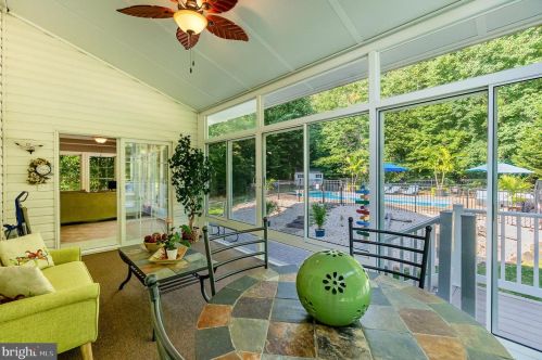 2318 Queensbury Dr, Fallston MD  21047-2928 exterior