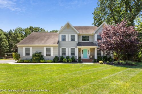9 Plum Ridge Dr, Plumsted Township, NJ 08533-2759
