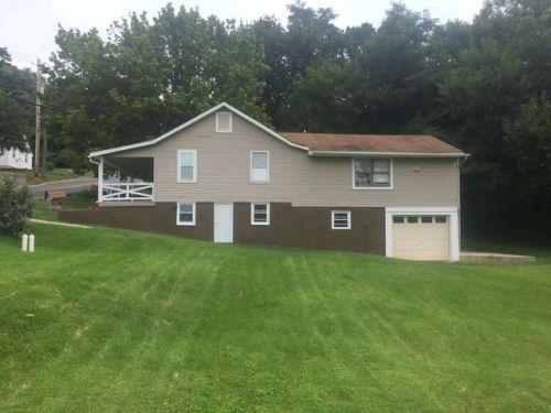 33 Ridge Ave, Ephrata, PA 17522-2548