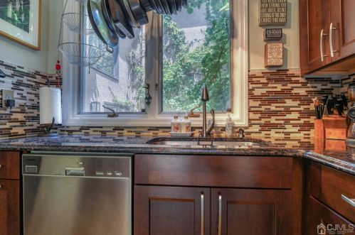 345 Sayre Dr, Princeton NJ  08540-5839 exterior