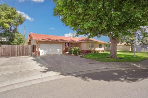 229 Canterbury Dr, Stockton, CA 95207-5807