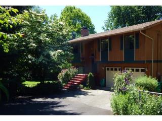 5398 Malden Dr, Portland OR  97206-0885 exterior