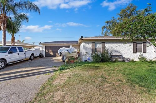 5732 Kenwood Pl, Riverside, CA 92509-2022