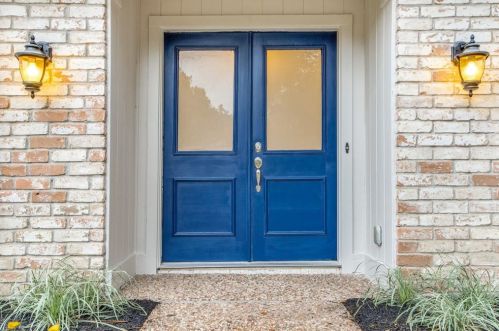 561 Roanoke Dr, Conroe TX  77302-3778 exterior