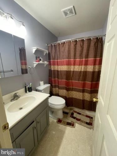 38 Deep Hollow Ln, Lancaster PA  17603-7420 exterior