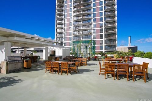 700 Richards St, Honolulu HI  96813-4605 exterior