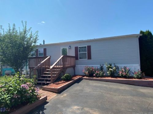 230 Main St, Wallingford CT  06492-3728 exterior