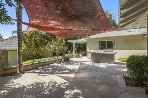 1995 Rincon Ave, Riverside CA  92506-1629 exterior