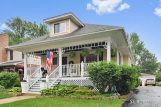 192 Grantley Ave, Elmhurst, IL 60126-2463