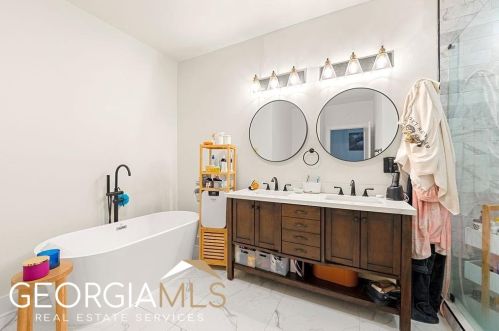 1666 Connally Dr, Atlanta GA  30344-1166 exterior