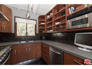 6464 Bryn Mawr Dr, Los Angeles CA  90068-2811 exterior